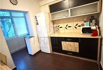 Apartament cu 3 camere decomandat în Soarelui