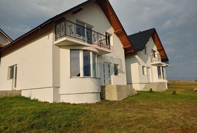 Casă / Vilă individuală cu 560 mp teren, de vânzare în Scheia, Suceava - 5