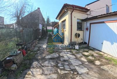 Două case în curte comună, 6 camere + 385 teren - zona semicentrală - 18