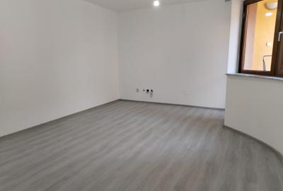 Duplex cu scara interioara si curte - constructie noua - 4