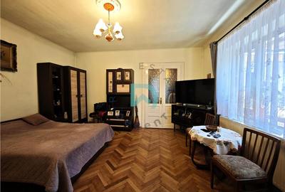Casă cu 3 camere în Schei
