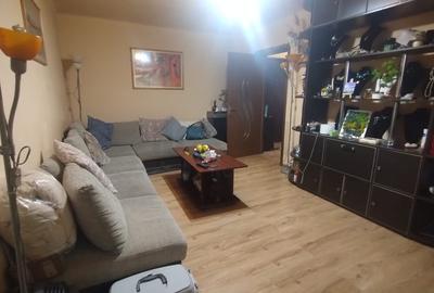 Apartament cu 3 camere decomandat în Titulescu