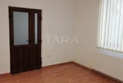 Casă individuală cu 4 camere în Central