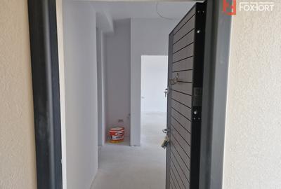 Duplex de vanzare cu 3 camere si teren de 309 mp - Recas - 20
