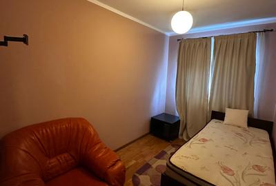 Apartament cu 3 camere decomandat, etajul 2/4, zona Baza 3 - 3