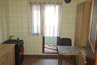 Apartament cu 3 camere decomandat în Ghencea