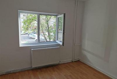Apartament 4 camere zona Soarelui etaj 1 - 7