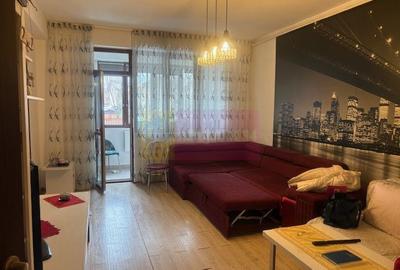 Apartament cu 2 camere semidecomandat, mobilat în Est