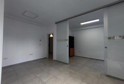 Spatiu Comercial Maurer  Loc De parcare Terasa - 2