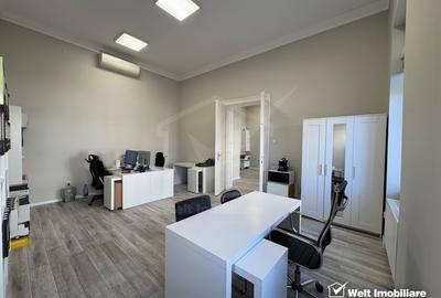 Apartament cu 2 camere semidecomandat, mobilat în Central