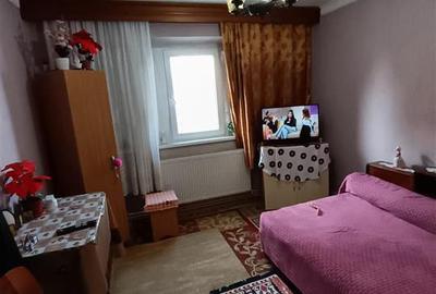 SPATIOS! Apartament 4 Camere, Decomandat, ETAJ 1, Obor - 2