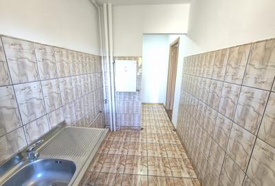 Vanzare Apartament 2 Camere semidecomandat Centrul Civic Str.Harmanului Etajul 3 - 14