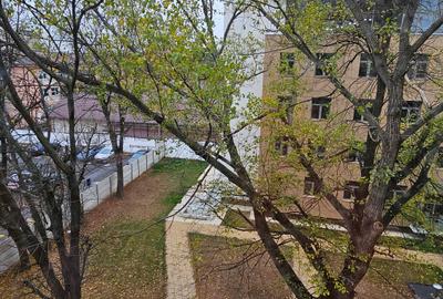 Dr Sarii,  cf 1 sporit Decomandat,  etaj3/5, 84mp, acte la zi - 9