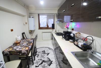 Apartament cu 2 camere decomandat în