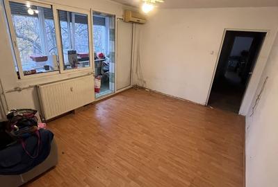 Apartament  4 camere de vanzare Apusului - 1