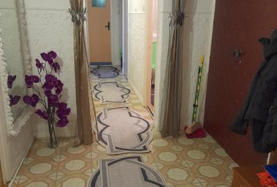 Apartament cu 3 camere decomandat în Dristor