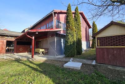 Casă / Vilă cu 3 camere de vânzare-Cacica-Suceava - 1