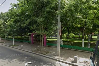 Apartament cu 4 camere decomandat în Tineretului