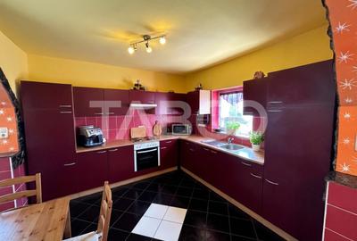 Casa de vanzare individuala cu 950mp teren Saliste zona deosebita - 1