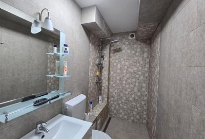 De vanzare Apartament 3 camere, zona Centru. - 13