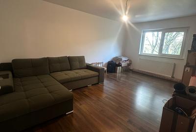 Apartament cu 3 camere, decomandat, etajul 3/4, zona Nicolina - 3