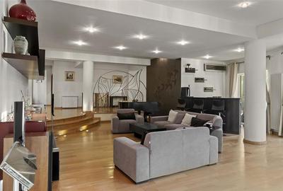 Vila de lux in apropiere de Cambridge School | Curte superba - 12