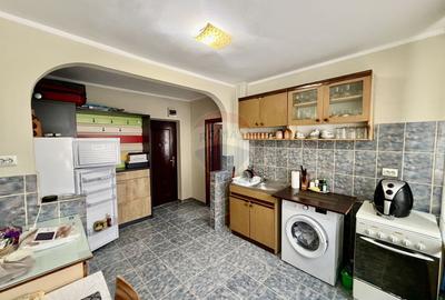 Garsonieră decomandată, mobilată în Gară