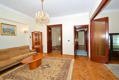 Apartament cu 4 camere semidecomandat în Aviatorilor