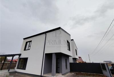 Duplex modern - despartit prin baie - 2 fronturi stradale - pompa caldura - 2