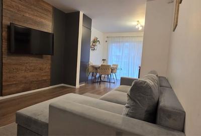 Apartament cu 3 camere semidecomandat, mobilat în Exterior Vest