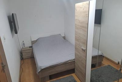 Apartament cu 3 camere, etaj 1/4, zona Alexandru Cel Bun - 1