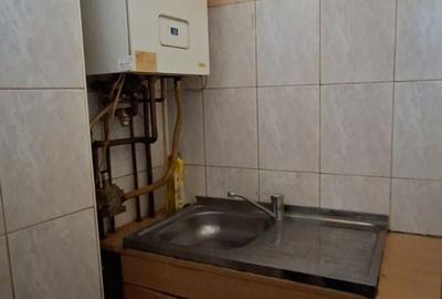 Apartament cu 3 camere - zona semicentrala - 9