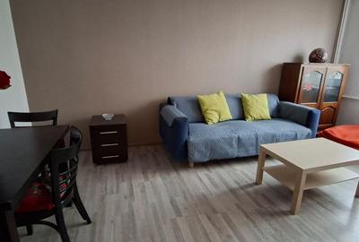Apartament cu 3 camere decomandat în Drumul Taberei