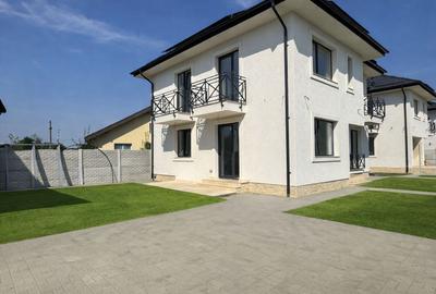 Casă individuală cu 4 camere în Tunari