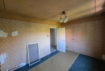 Apartament 2 Camere, Zona Aradului, Etaj 4, Necesita Renovare - 4