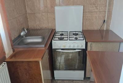 Se vinde garsoniera Imobilul este amplasat la etajul 3 complet, cartier linistit - 3