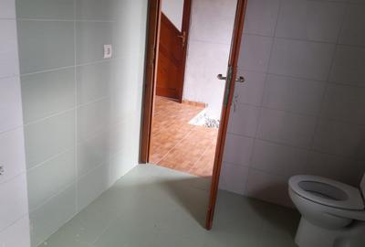 Casa 200 mp, 2200mp teren , 20 km de - 8