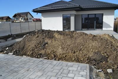 Casa single 4 camere, 110 MP + 500mp teren Stupini - 3