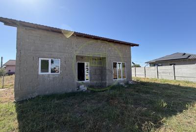 Casă individuală cu 5 camere în Malu Mare