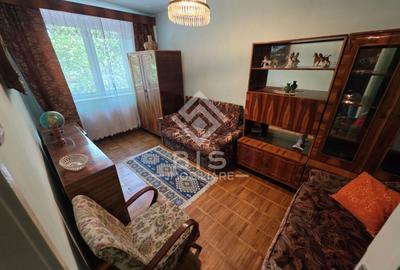 Apartament cu 3 camere decomandat în Sud