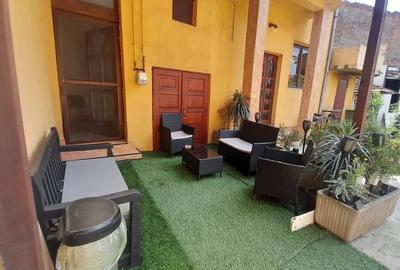 Apartament la casă cu 2 camere, suprafață utilă 64 mp, zona centrală - 9