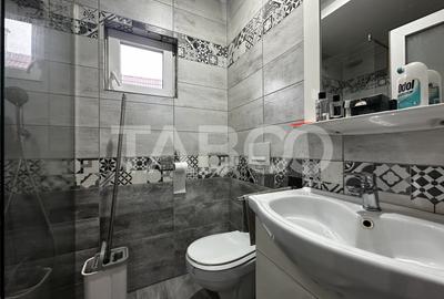Casa individuala de vanzare formata din 2 apartamente si piscina - 6