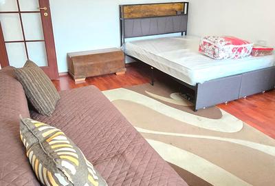 Apartament 1 camera decomandat, etaj 1/4, centrala, balcon inchis, geam la baie - 1