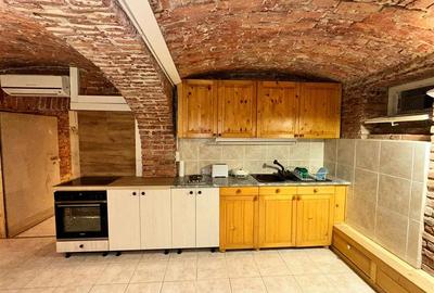 Casa 10 camere, 6 dormitoare, 5 bai zona Turnisor - 1