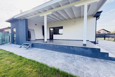 Giroc Central | Casă renovată complet | 4 camere | 2 bai - 2