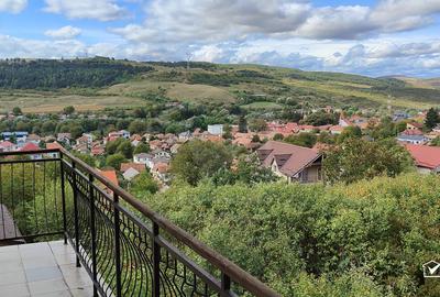 Casa/Duplex cu 2 apartamente separate- Gradina si Priveliste de Vis in Baciu - 1