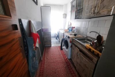 VANZARE GARSONIERA SEBASTIAN- RAZOARE - 1