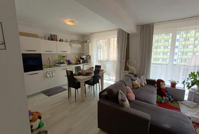 Apartament cu 3 camere semidecomandat, mobilat în Florești