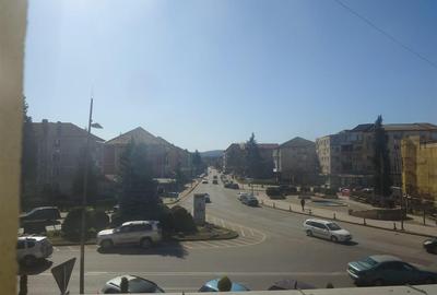 Spatiu pentru birouri km 0 Brad - 3