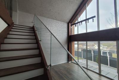 Casa cu etaj 4 cam, 4 bai , 500mp   teren   COD 158124 - 9